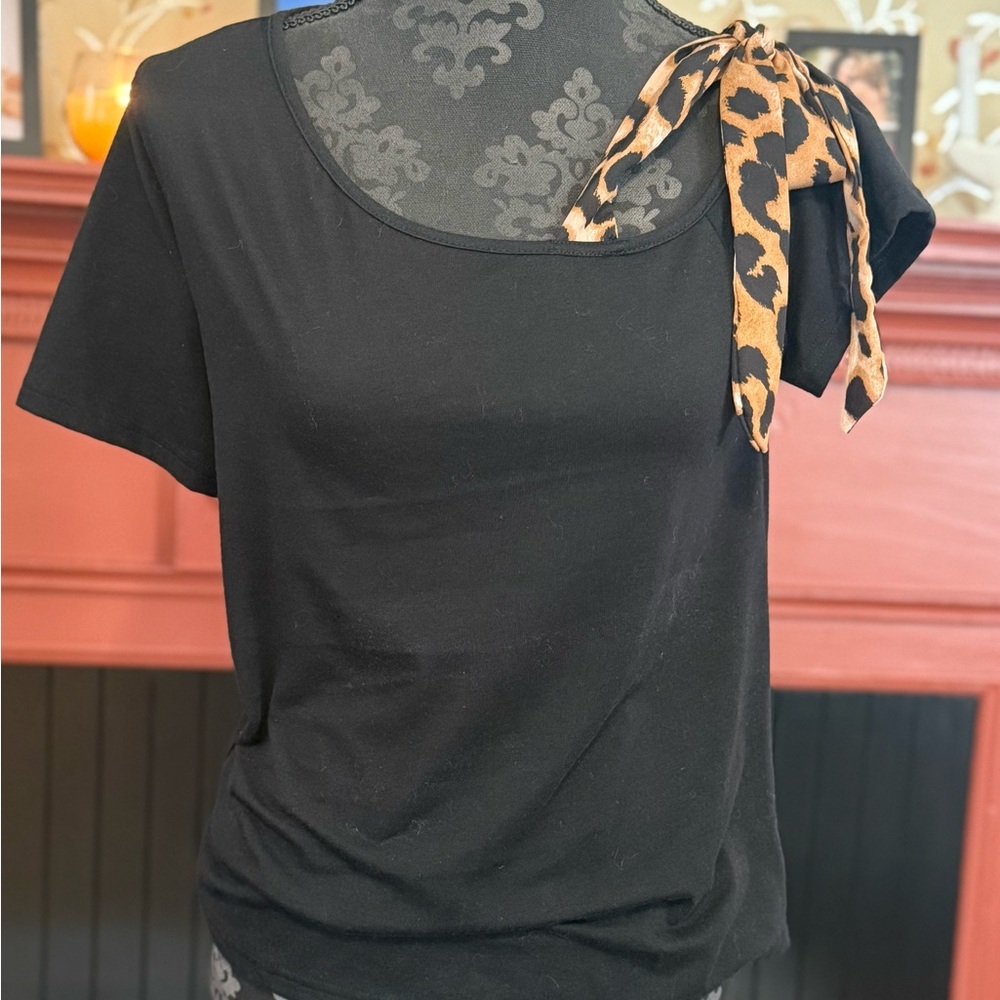 SHEIN Black Tee with Leopard Print Accent